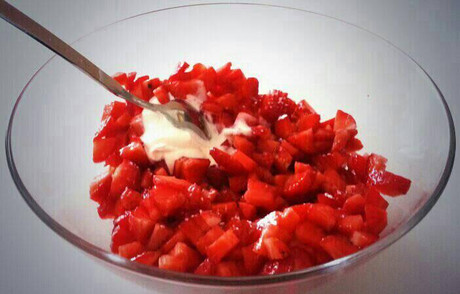 Erdbeeren mit crème fraiche